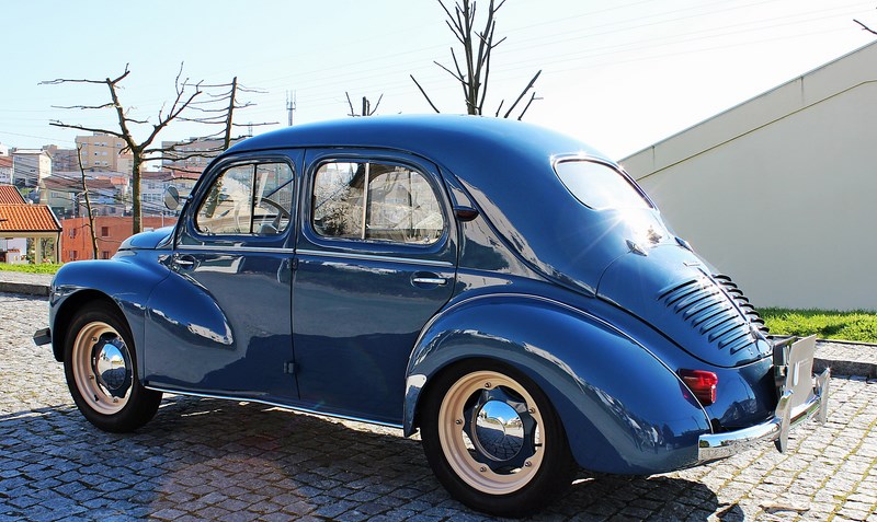 Renault 4CV