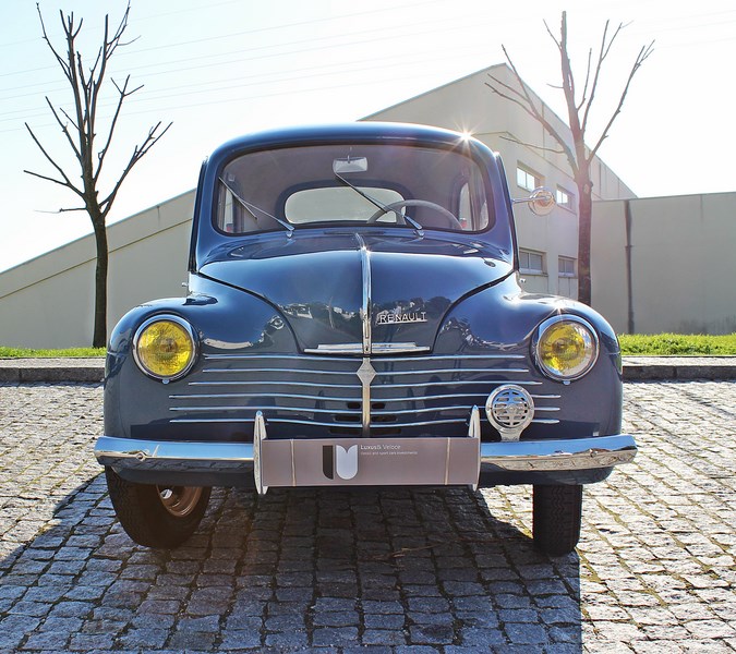 Renault 4CV