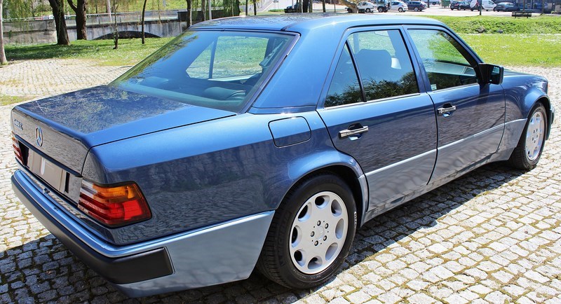 Mercedes-Benz W124 500E