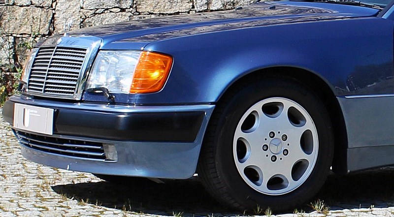 Mercedes-Benz W124 500E